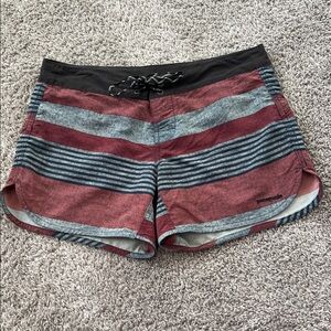 Patagonia Women's Kiln Pink Fitz Stripe Wavefarer Board Shorts Size‎ 6 Small S